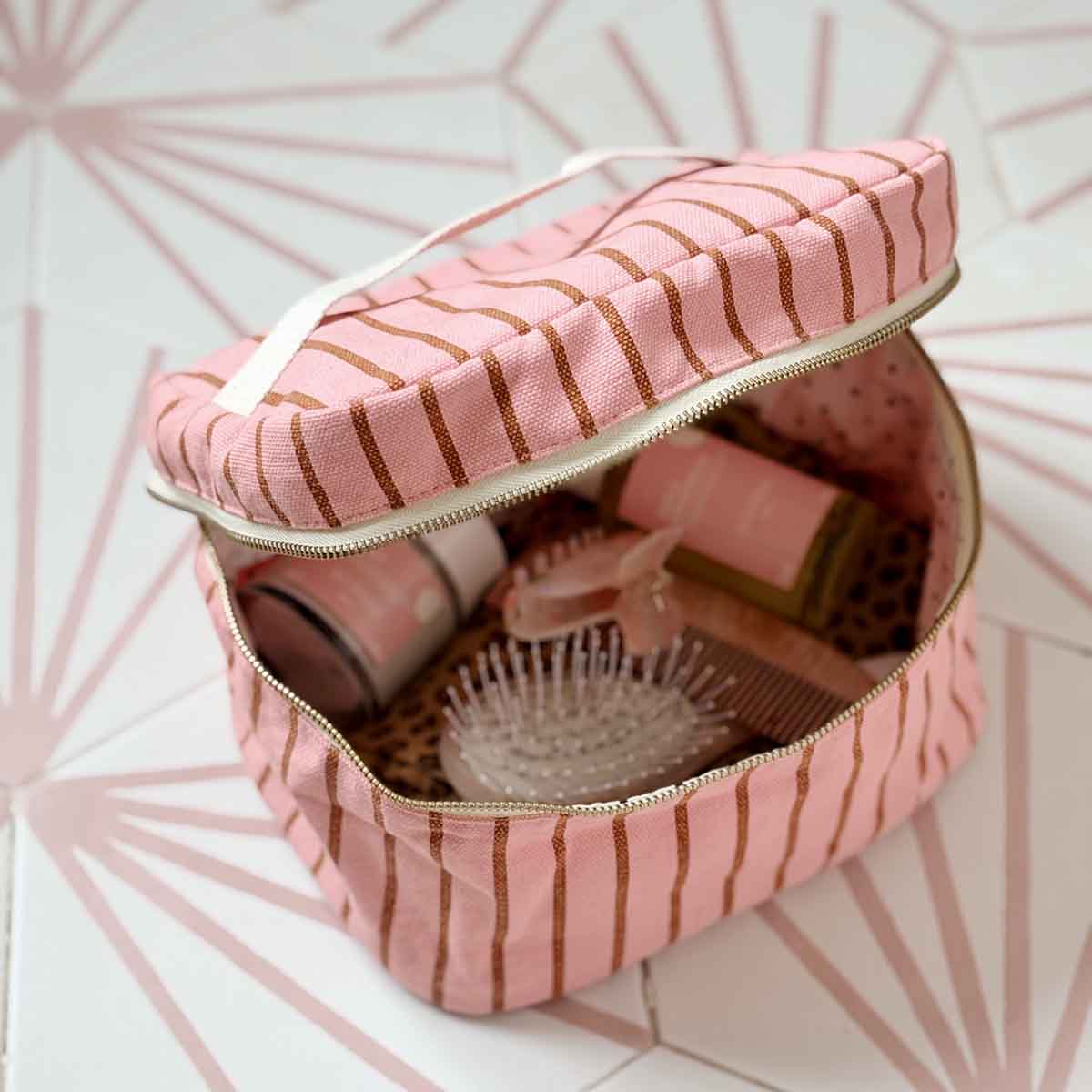 VANITY CASE OONA TENNIS PECAN / STRAWBERRY