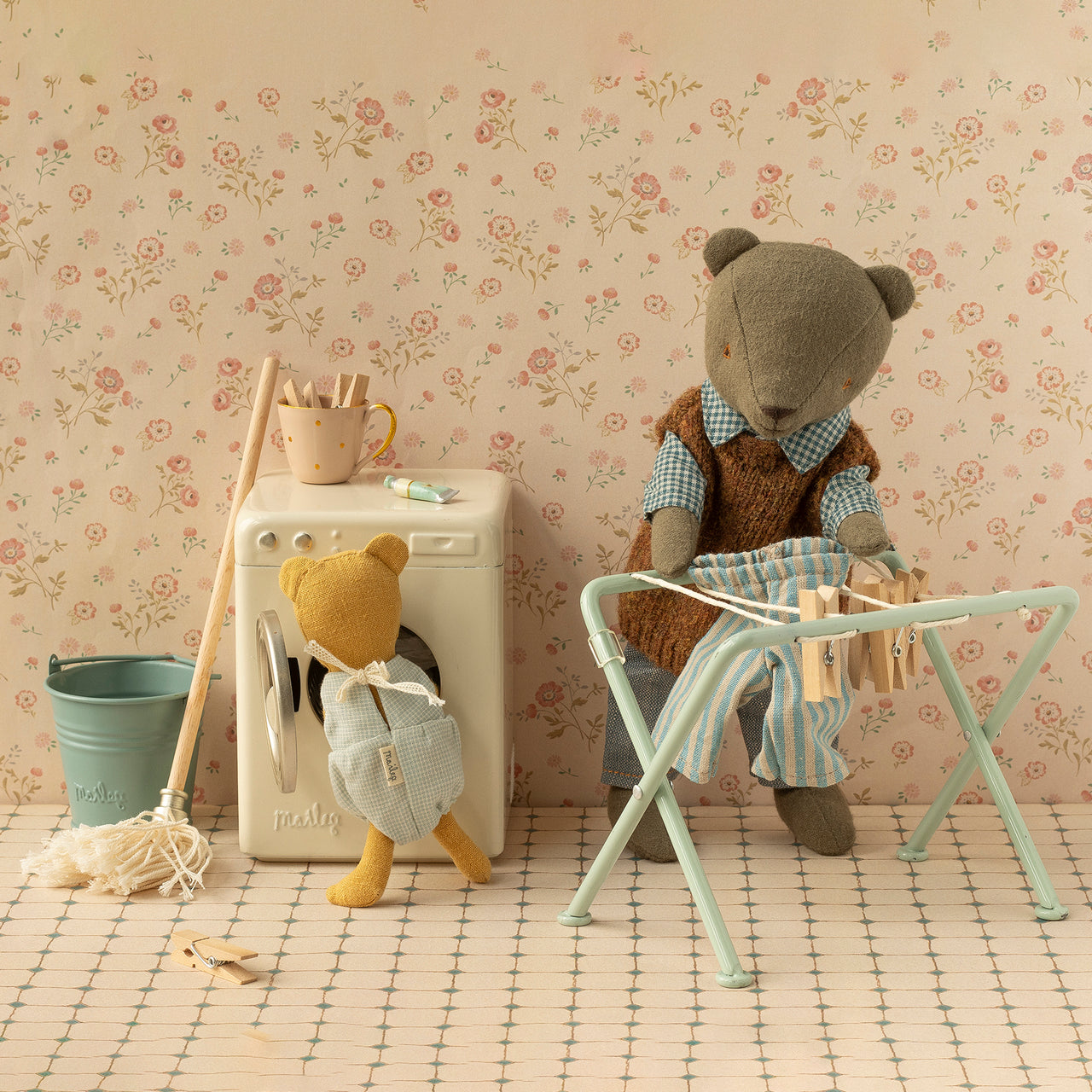 PRE_ORDER Teddy Dad, Ash Green  *End November