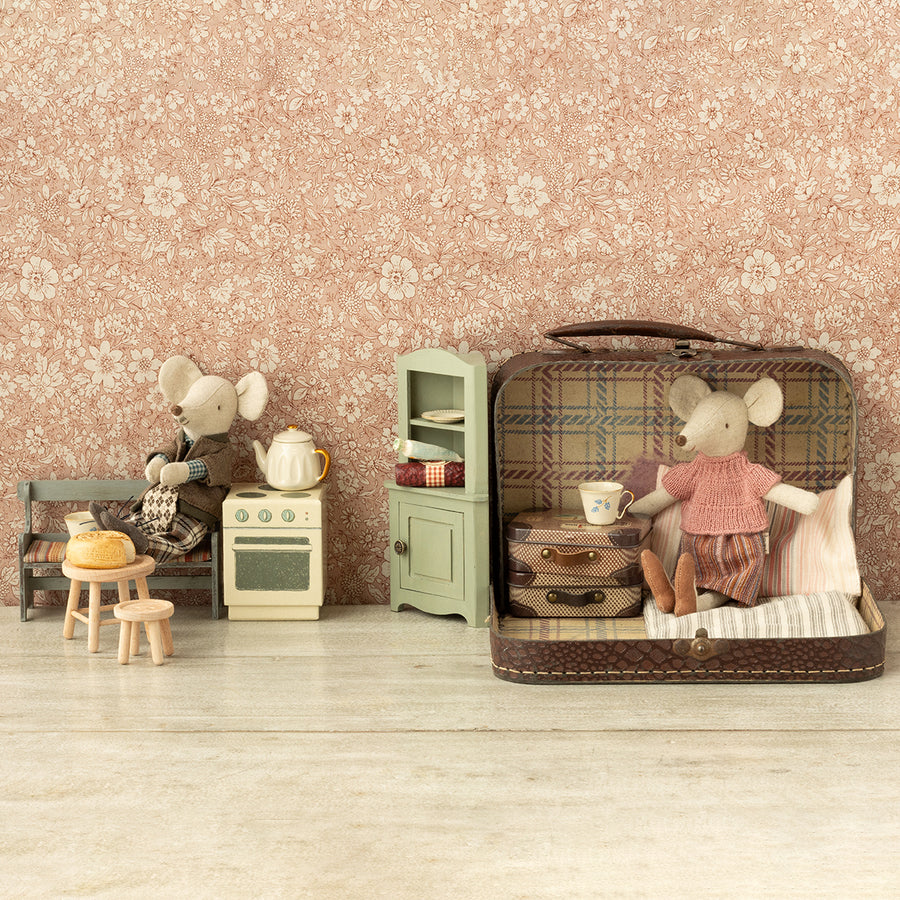 Corner Cabinet, Mouse - Light Green