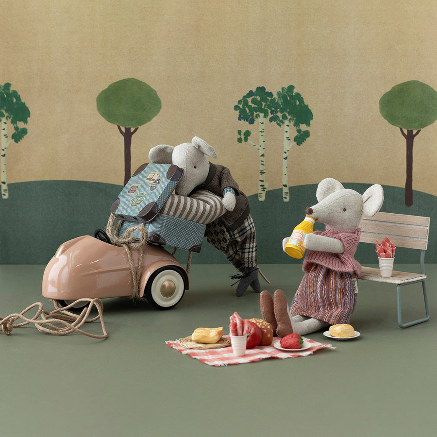 Rare Picnic Set Mouse
