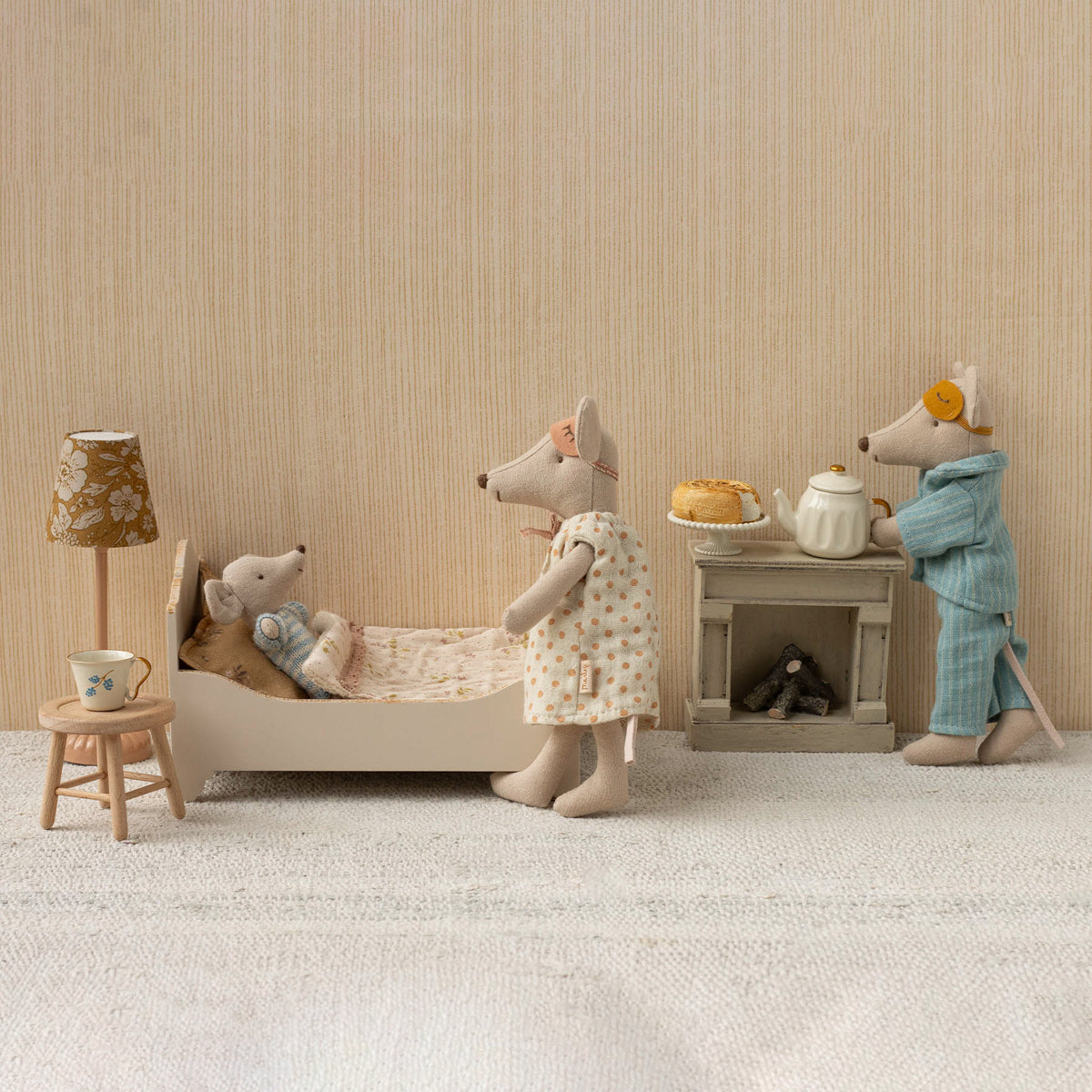 Pre order Bed, Mouse - Off White