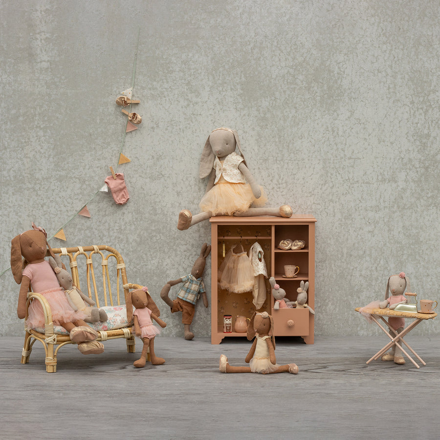 Miniature Iron and Ironing Board Powder