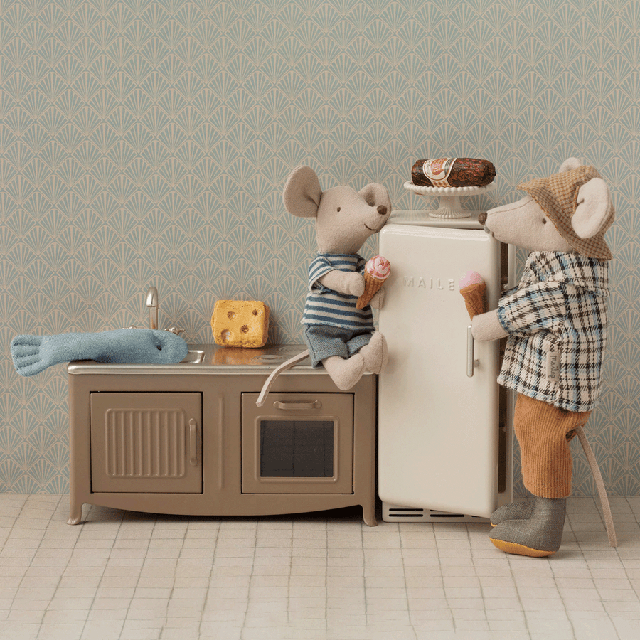 Pre-order Fridge Mouse Off White