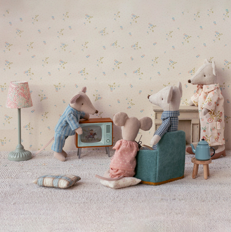 Pre-order Grandma and Grandpa mice in Cigarbox