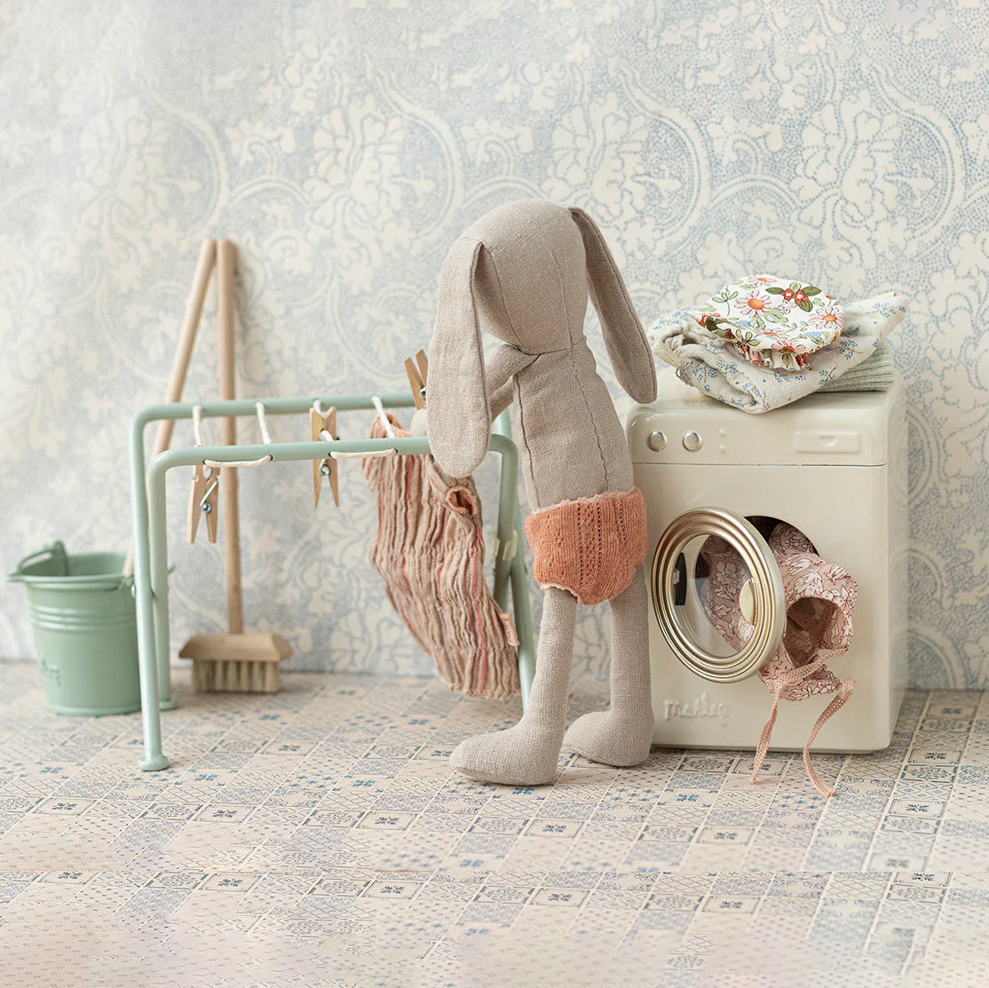 Maileg Drying Rack Maileg Miniature Drying rack, with Pegs 11-9103-00 – Folk Interiors