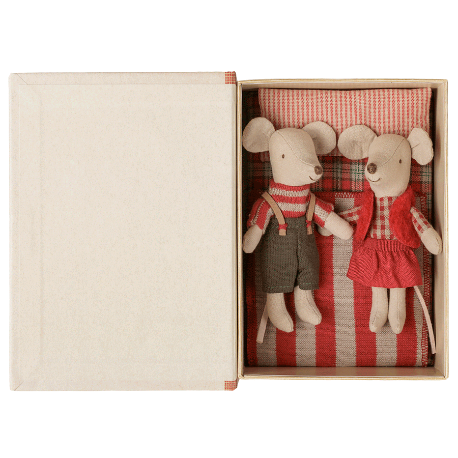 PRE_ORDER Christmas twin mice, Little sister and brother in book  *September