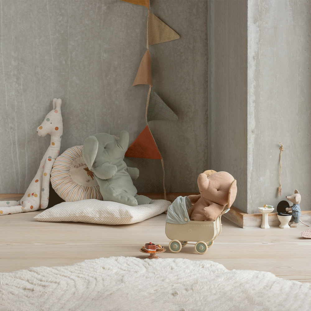 Safari Friends, Elephant, Small - Powder