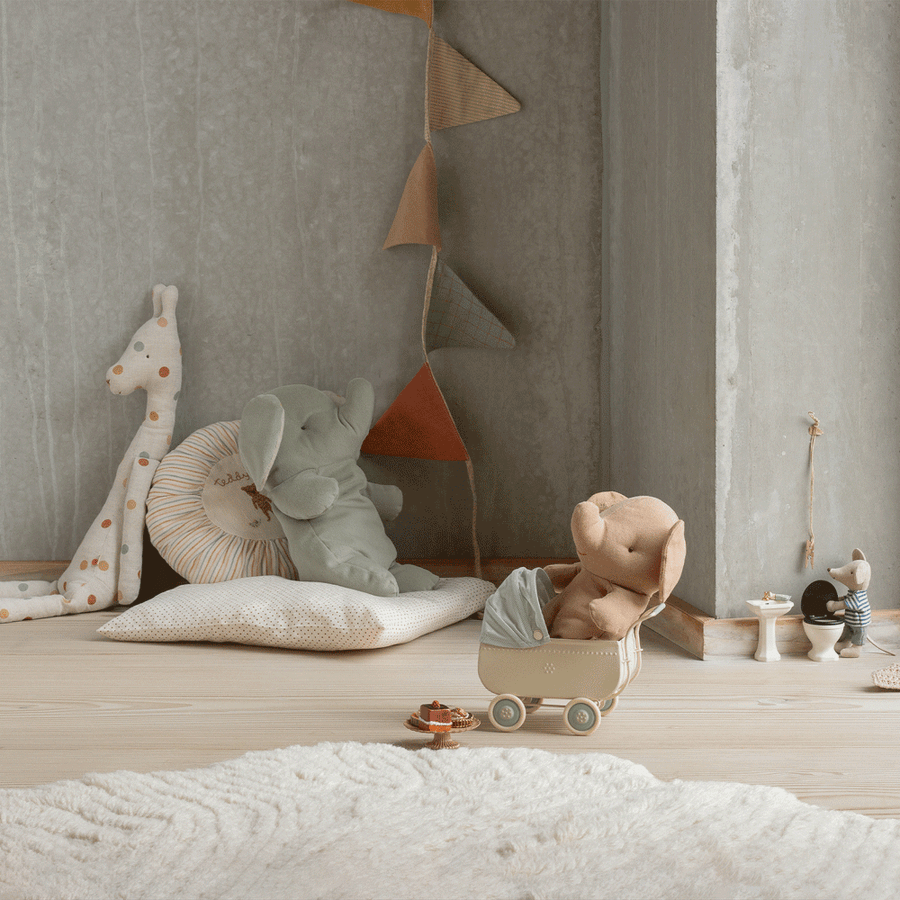 Safari Friends, Elephant, Small - Powder