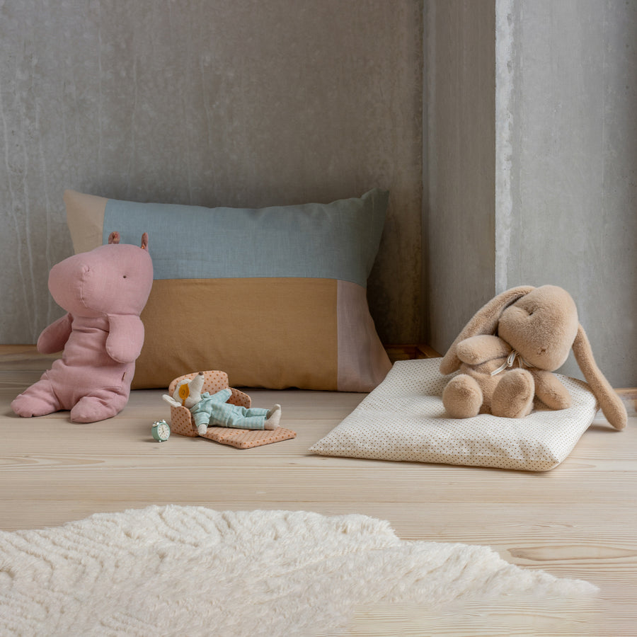 Pre-order Safari Friends, Hippo, Medium - Rose