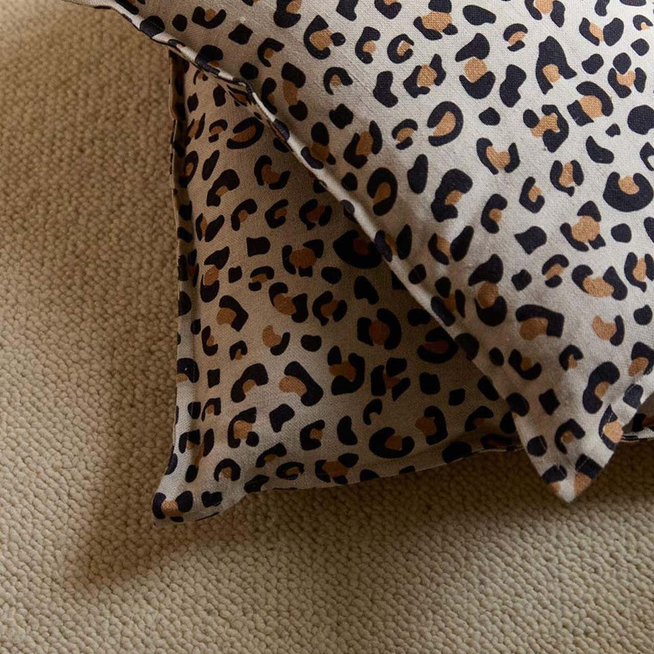 Leopard linen cushion cover: With upholstery / 30 x 50 cm