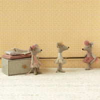 Thumbnail for Maileg Ballerina mouse, Little sister - Off white