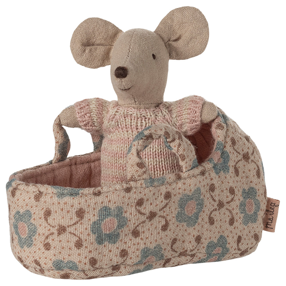 Baby Mouse In Carry Cot - Rose