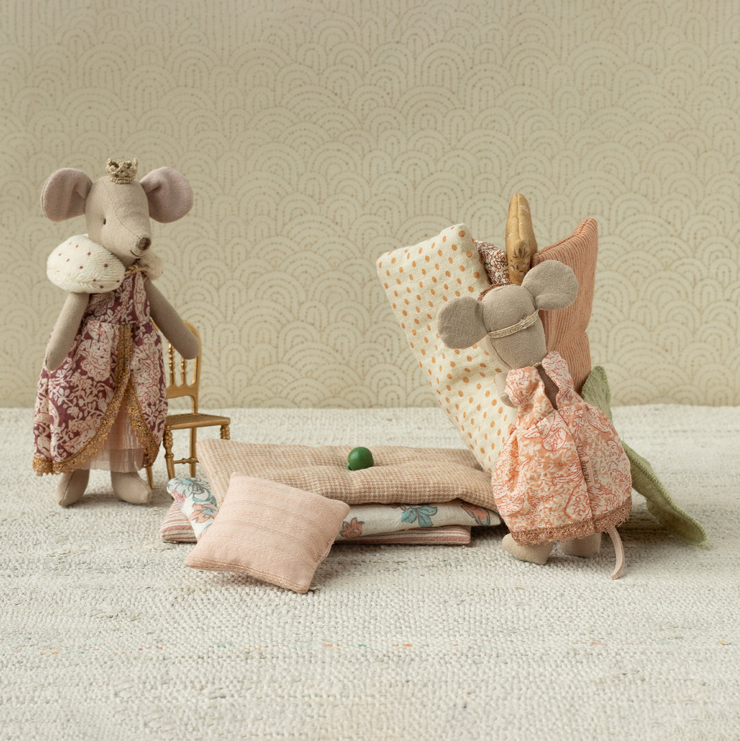 Pre-order Maileg Princess and the Pea Big Sister Mouse