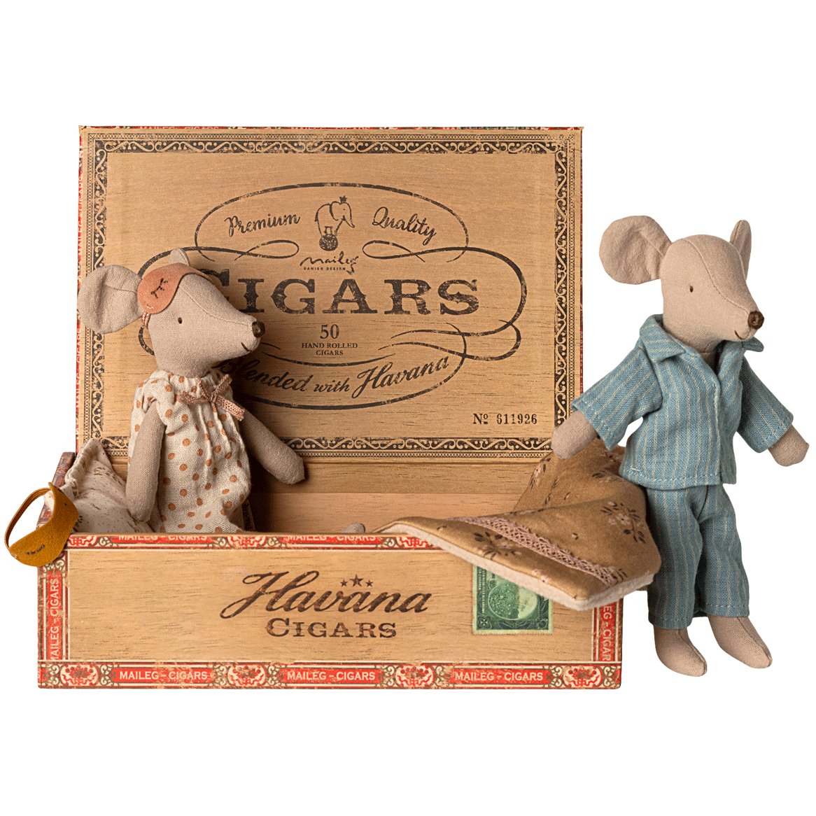 Pre-order Mum and Dad Mice in Cigarbox