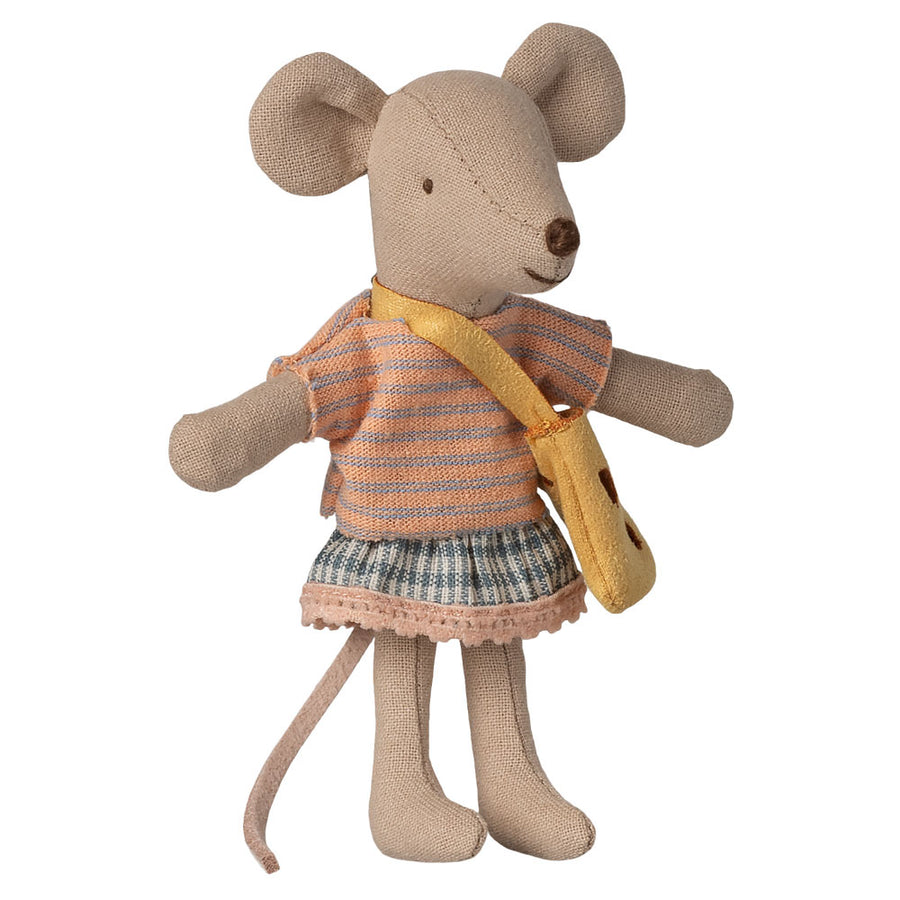 Clothes and Bag for Little Sister Mouse