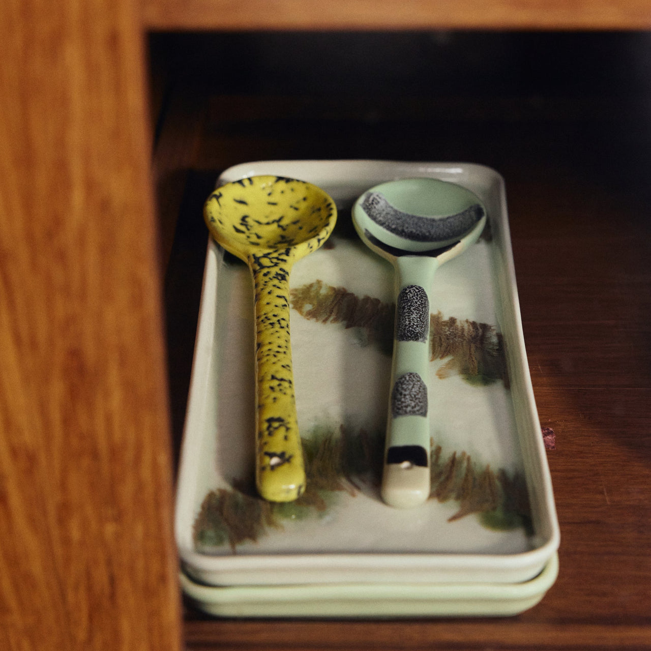 70s Ceramics: Cake Tray Tide