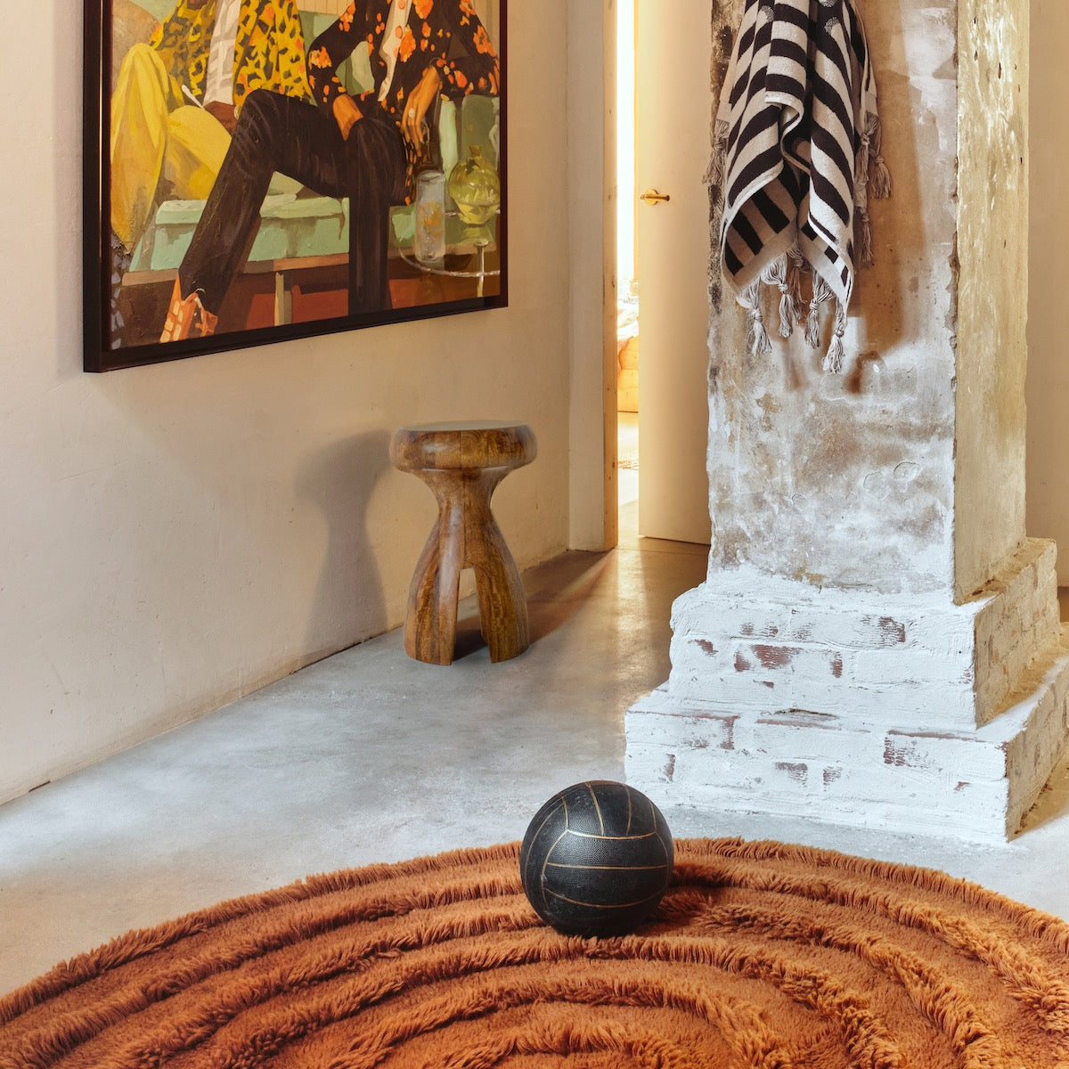 round-woolen-rug-mahogany-150cm