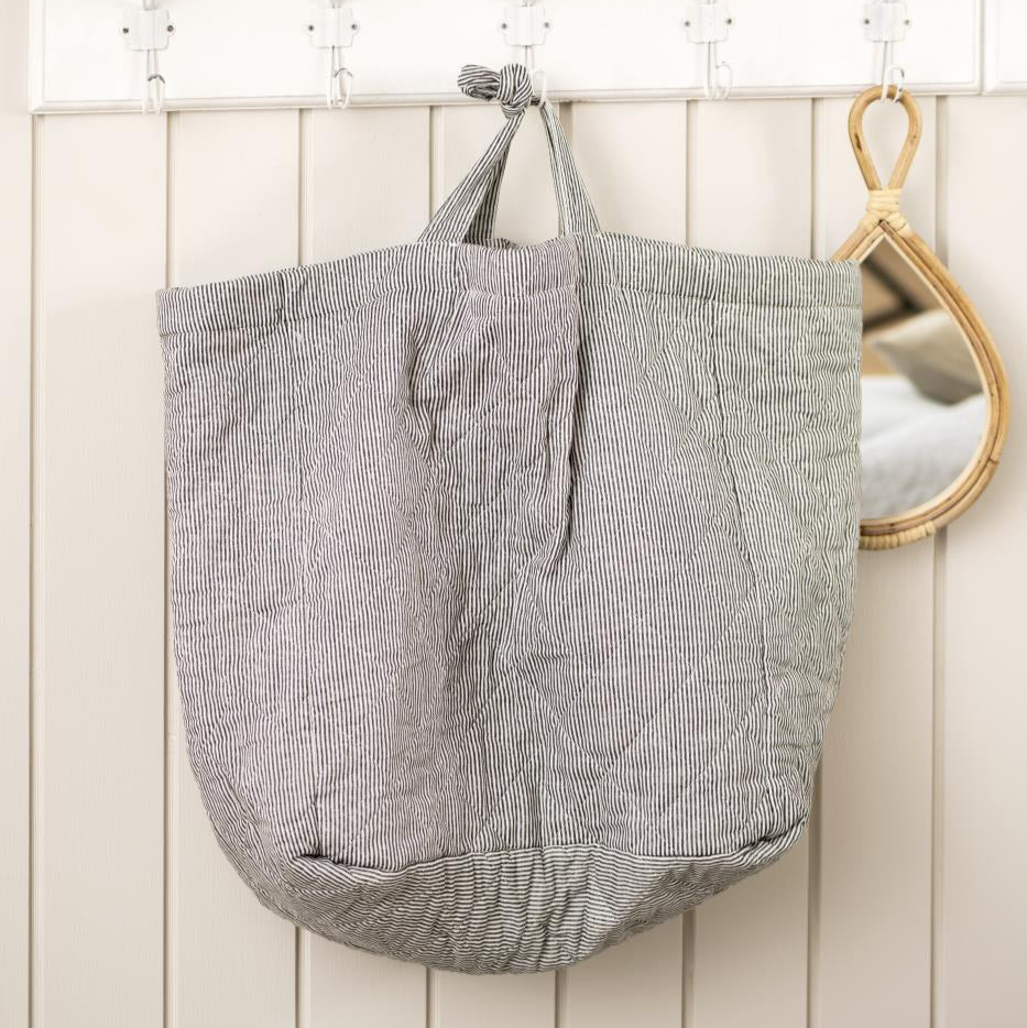 Bag Quilted White And Dark Grey Stripes