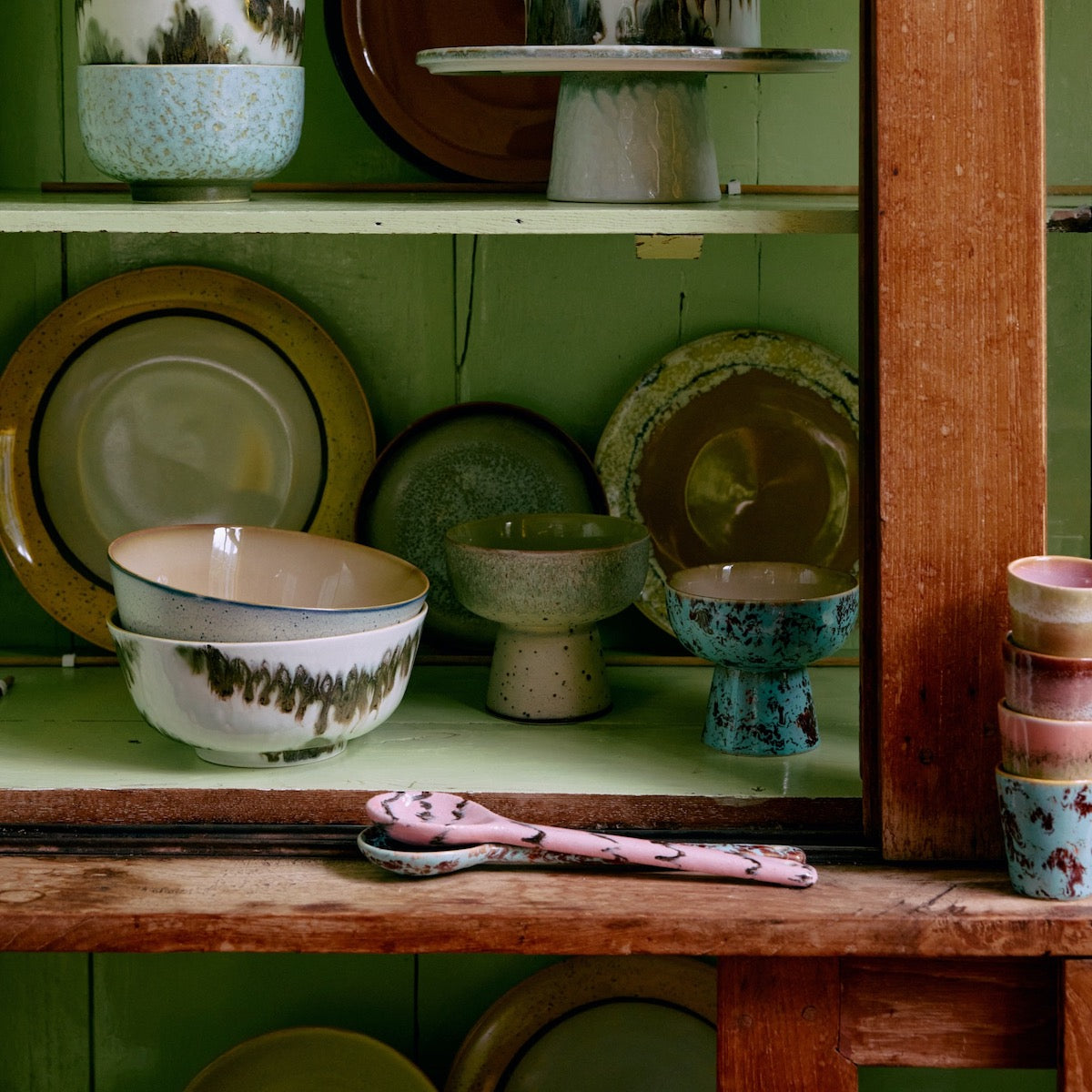 70s Ceramics: Noodle Bowl Tide