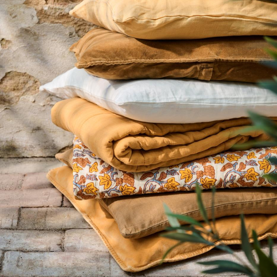 Vintage Quilt Harvest Yellow