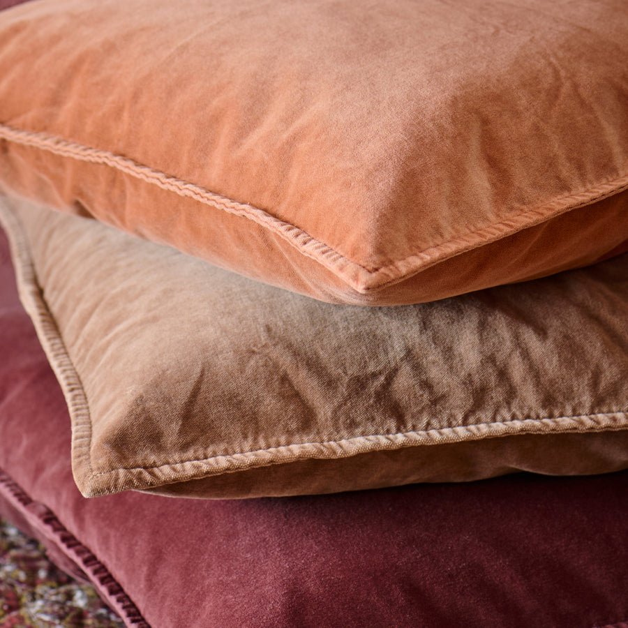 Cushion Velvet Camel 50 x 50cm