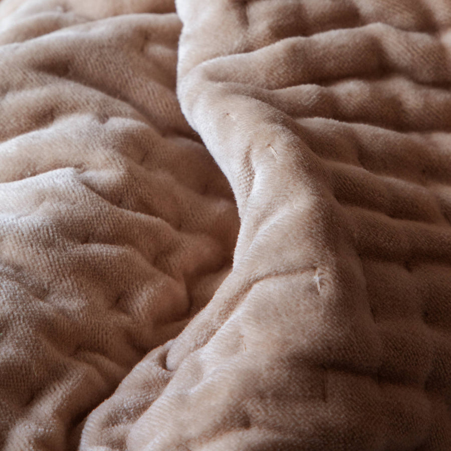 Velvet Quilted Throw Coral: Pink / 140 x 220cm