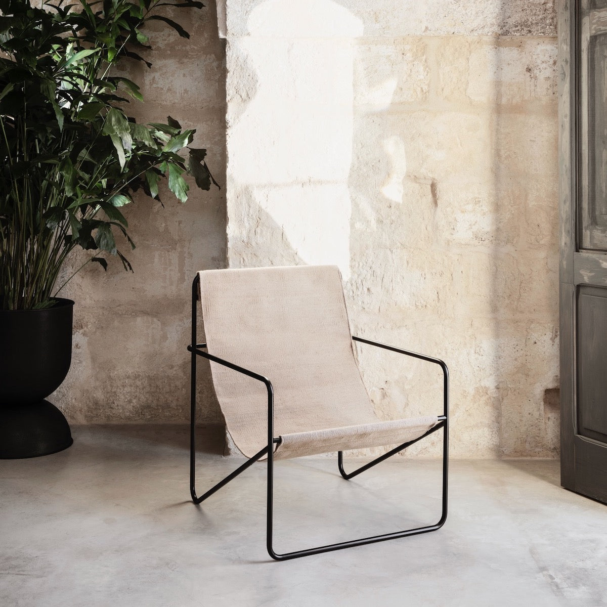 Desert Lounge Chair - Black/Sand
