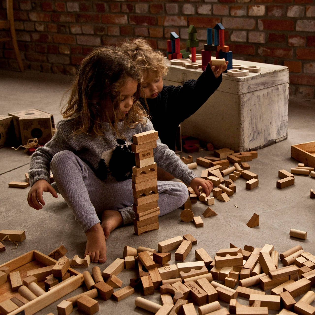 Wooden Blocks In Tray - 30 pcs Natural