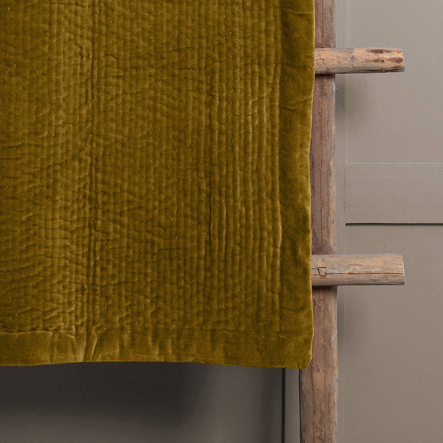 Velvet Quilted Throw Ochre / 140 x 220cm