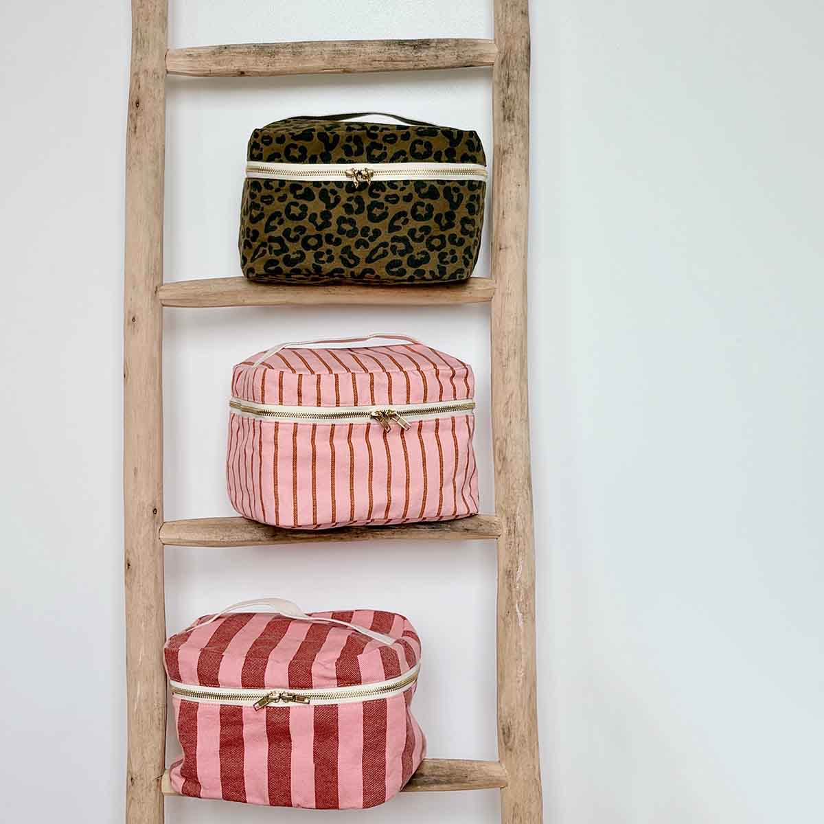 VANITY CASE OONA TENNIS PECAN / STRAWBERRY