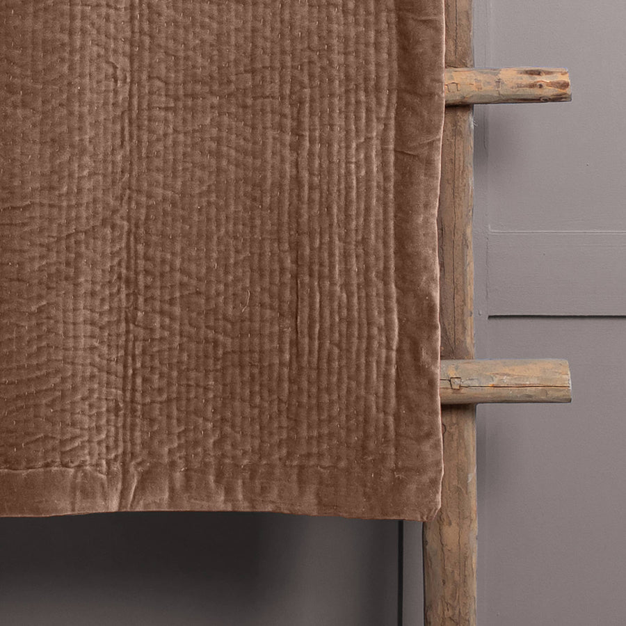 Velvet Quilted Throw Coral: Pink / 140 x 220cm