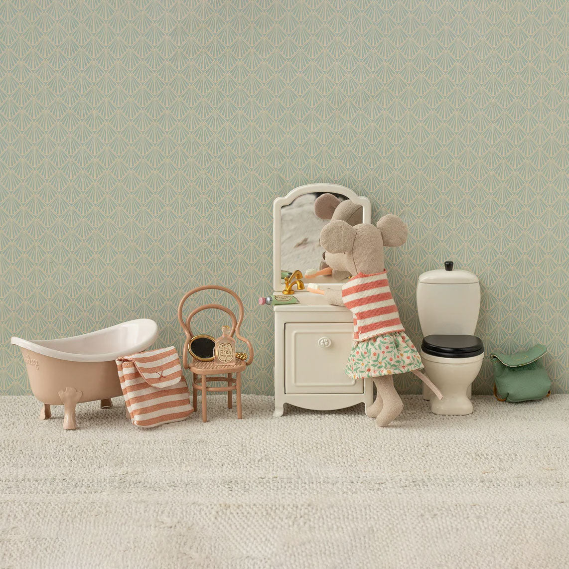 Maileg Bathroom Bundle with Tricycle Big Sister Mouse