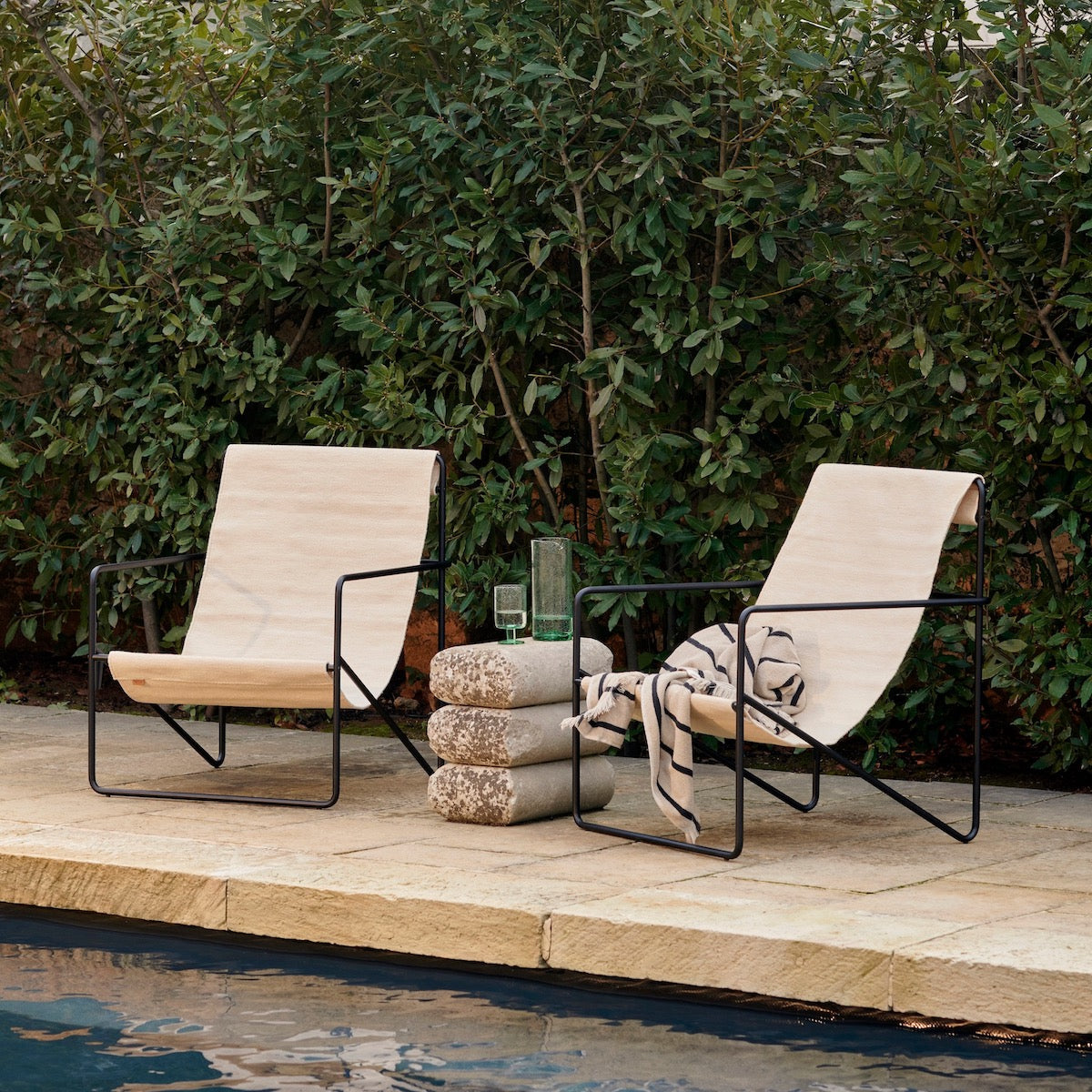 Desert Lounge Chair - Black/Sand
