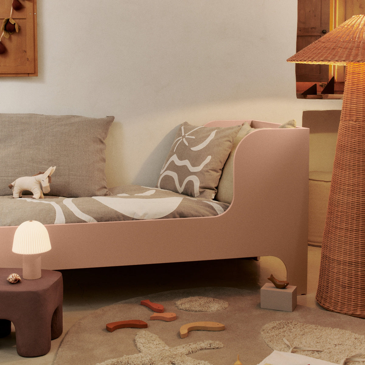 Sill Junior Bed - Rose