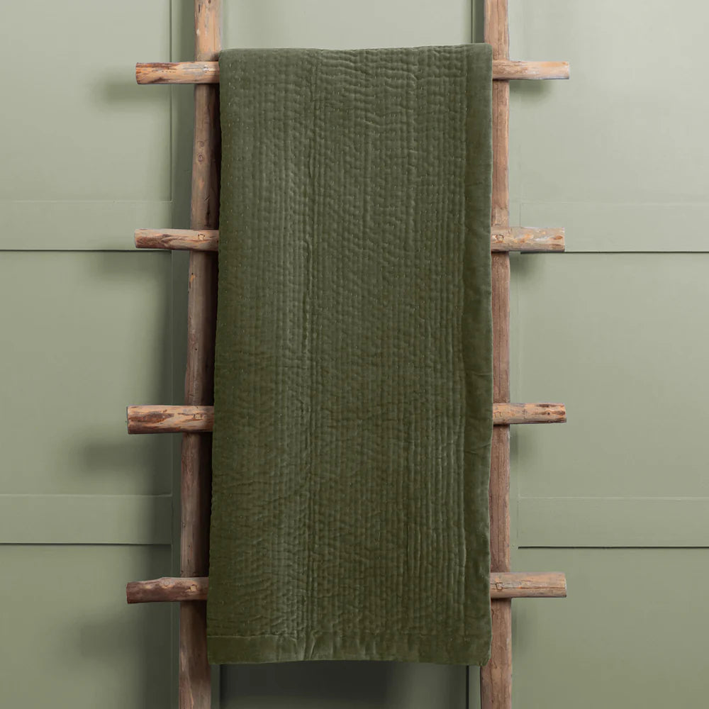 Velvet Quilted Throw Sage / 140 x 220cm