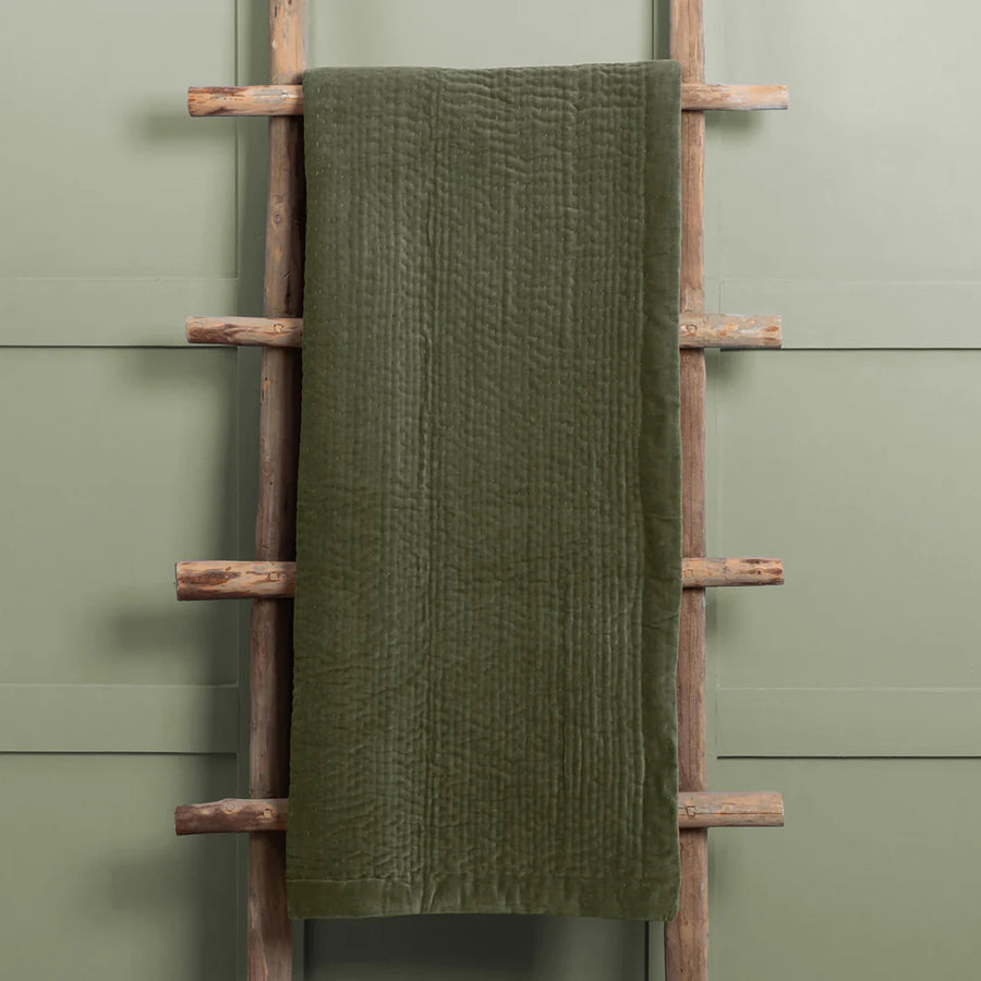 Velvet Quilted Throw Sage / 140 x 220cm