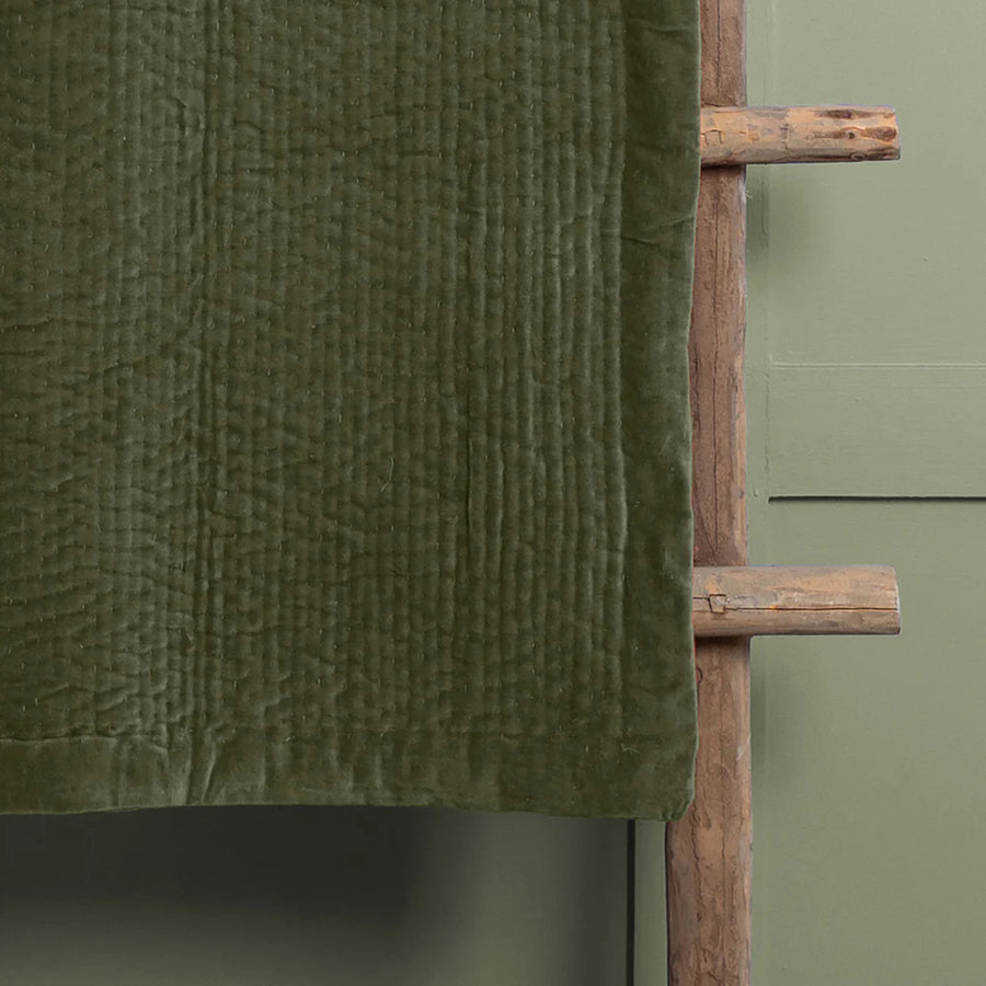 Velvet Quilted Throw Sage / 140 x 220cm