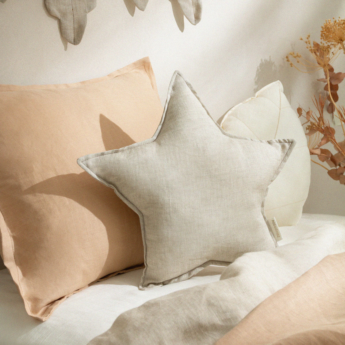 Linen Français Star Cushion - Grey