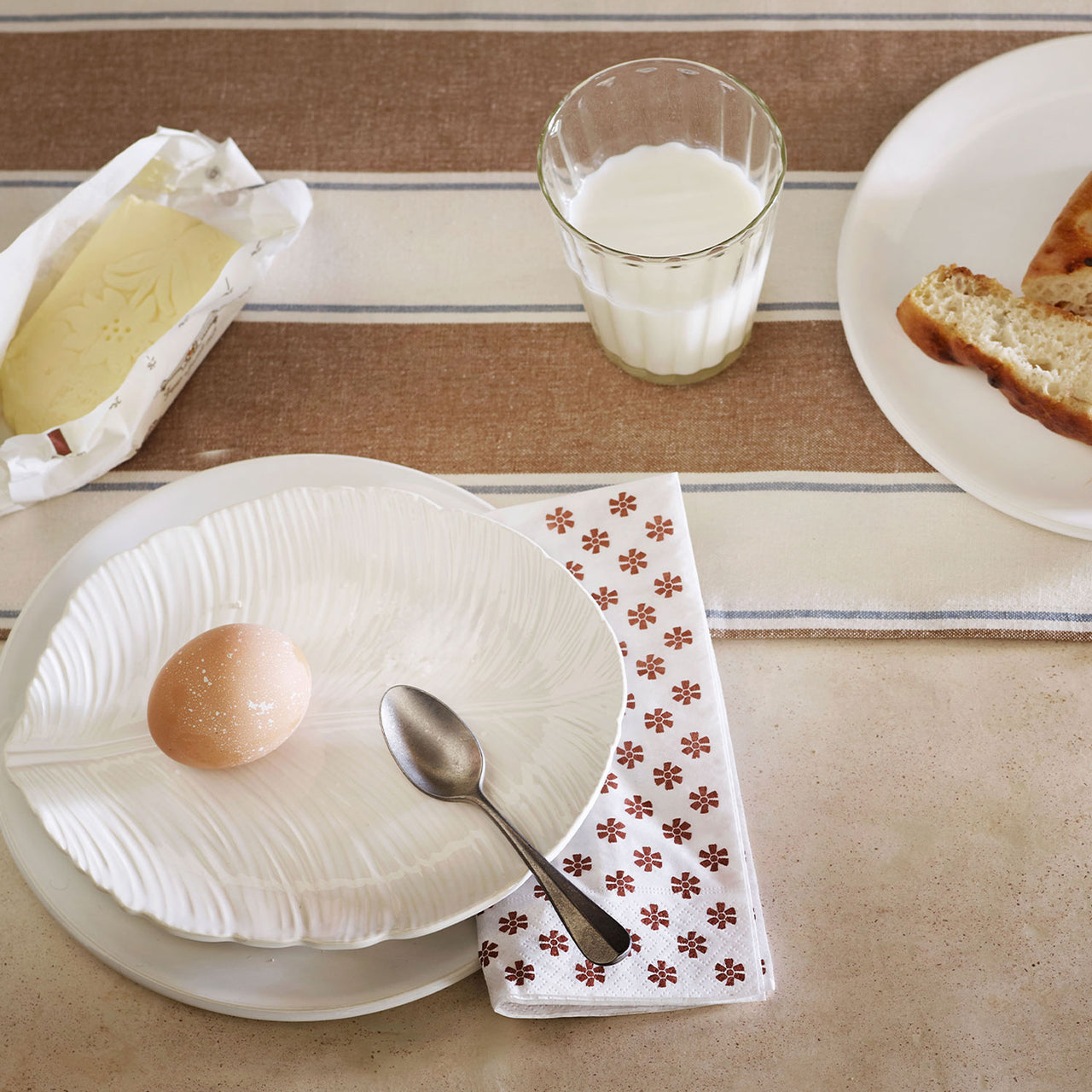 Cake Plate Leaf Glazed Earthenware