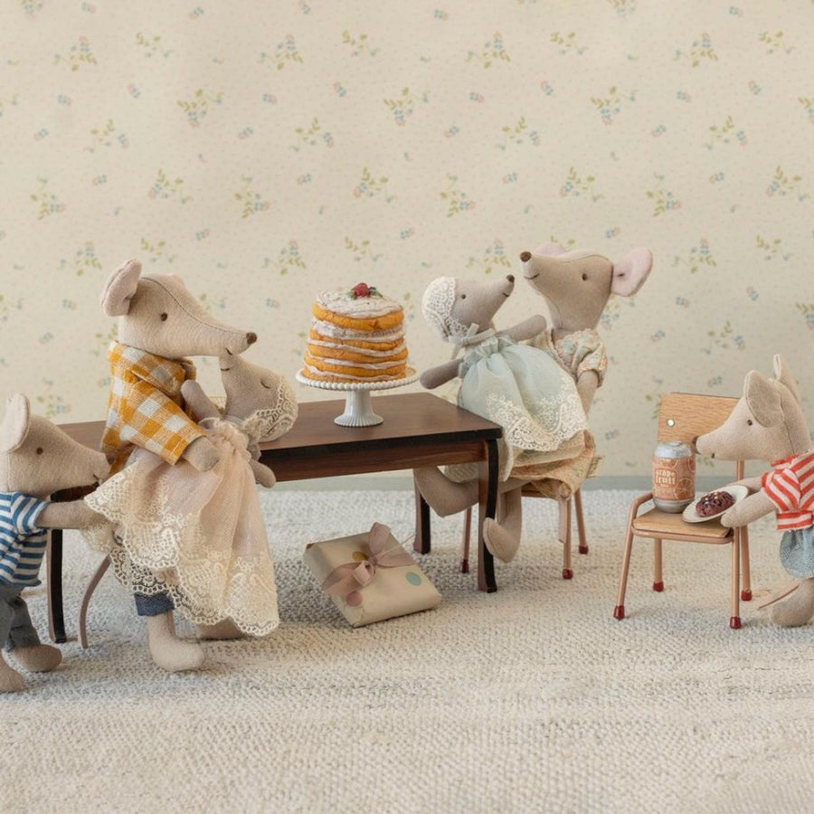Long Dining Table Mouse