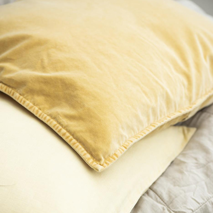 Cushion Velvet Lemon Drop