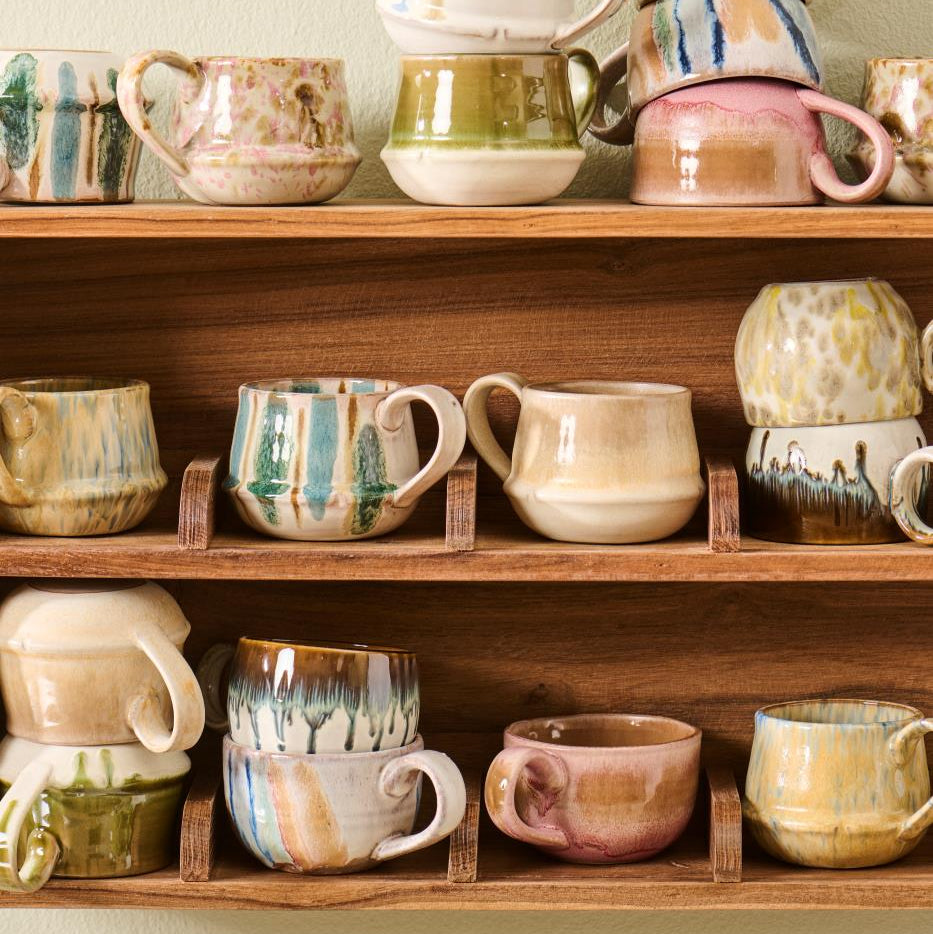 Wall Shelf w/2 Shelves 16 Rooms UNIQUE