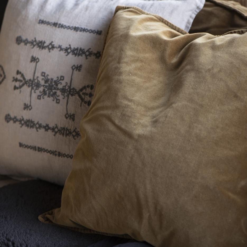 Cushion Velvet Clay 50 x 50cm