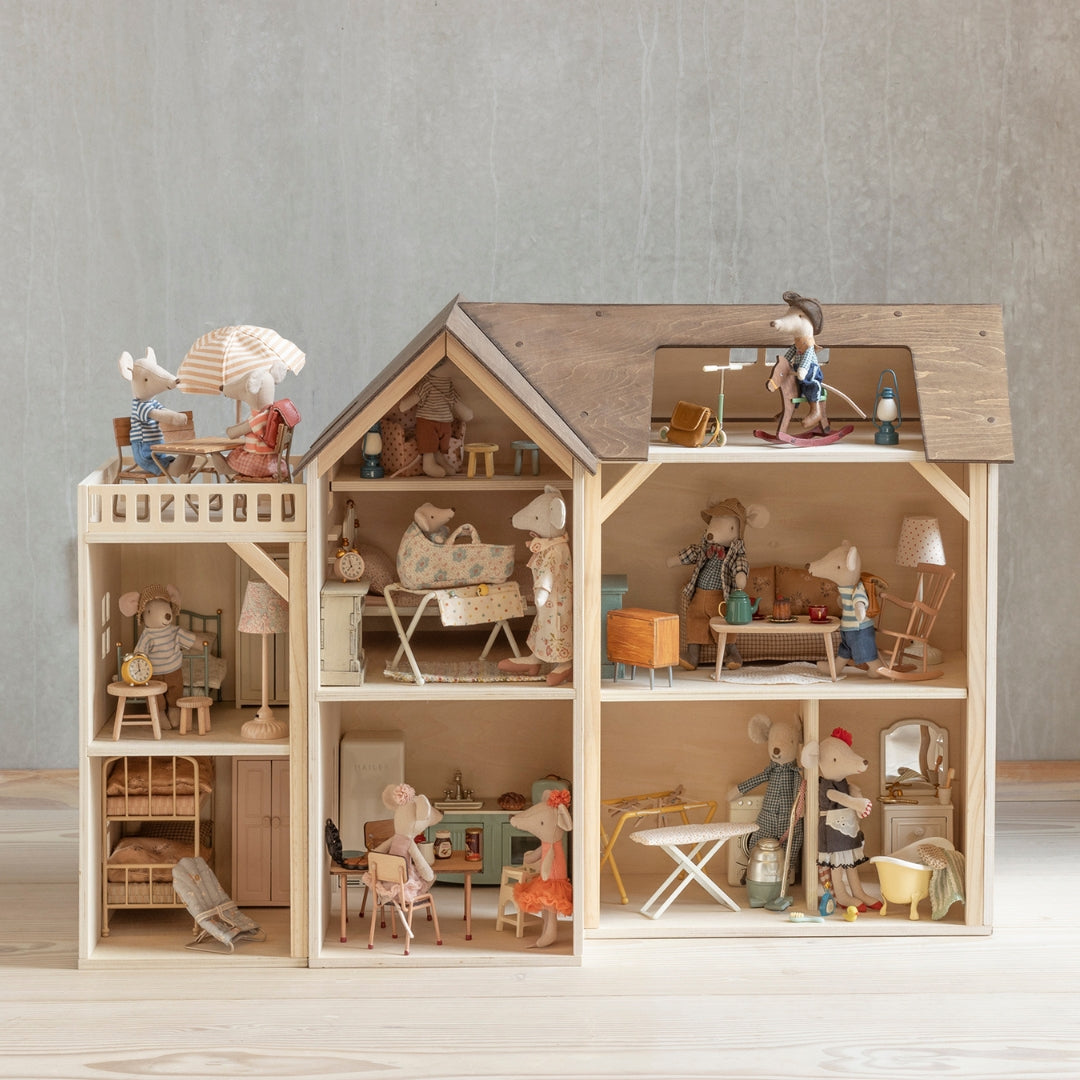 Mouse House, Annex, Furniture and Accessories