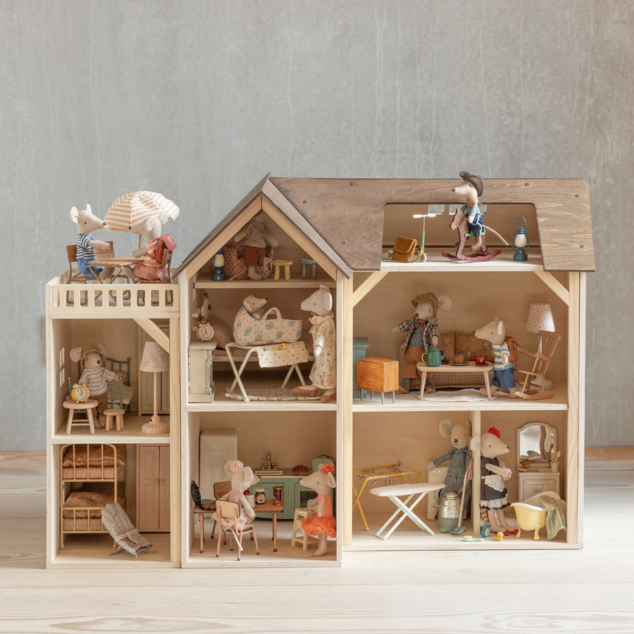 Mouse House, Annex, Furniture and Accessories