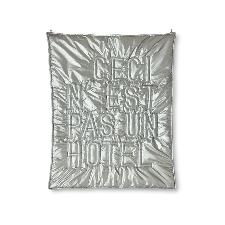 Pre-order Wall Art 'Ceci n'est pas un hôtel'