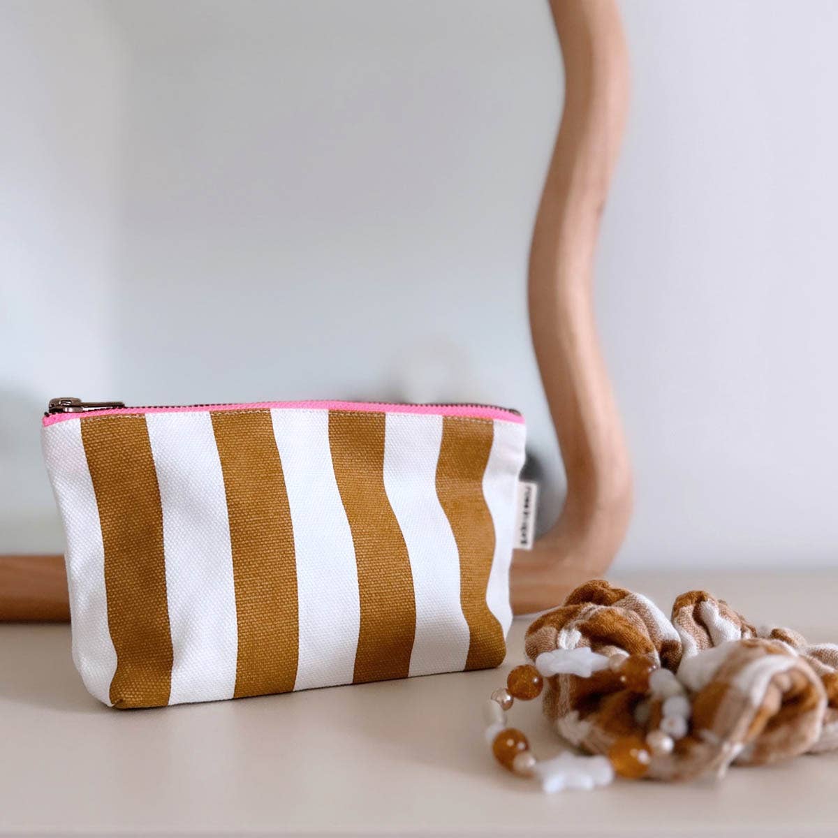 POUCH SOFIA STRIPES ECRU / CARAMEL: ECRU / CARAMEL / STRIPES