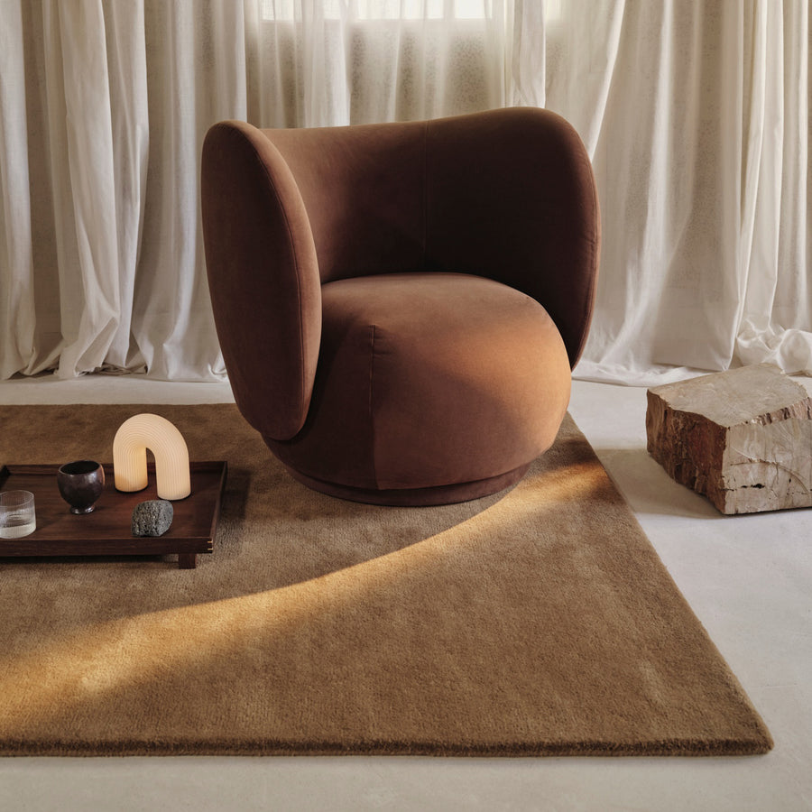 Ferm Living Rico Lounge Sw. Rich Velvet - 36 Soft brown