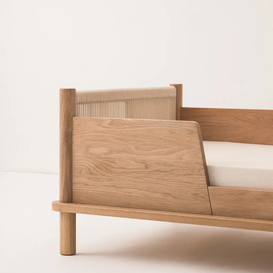 Nobodinoz Latitude Safety Bed Barrier in Solid Oak