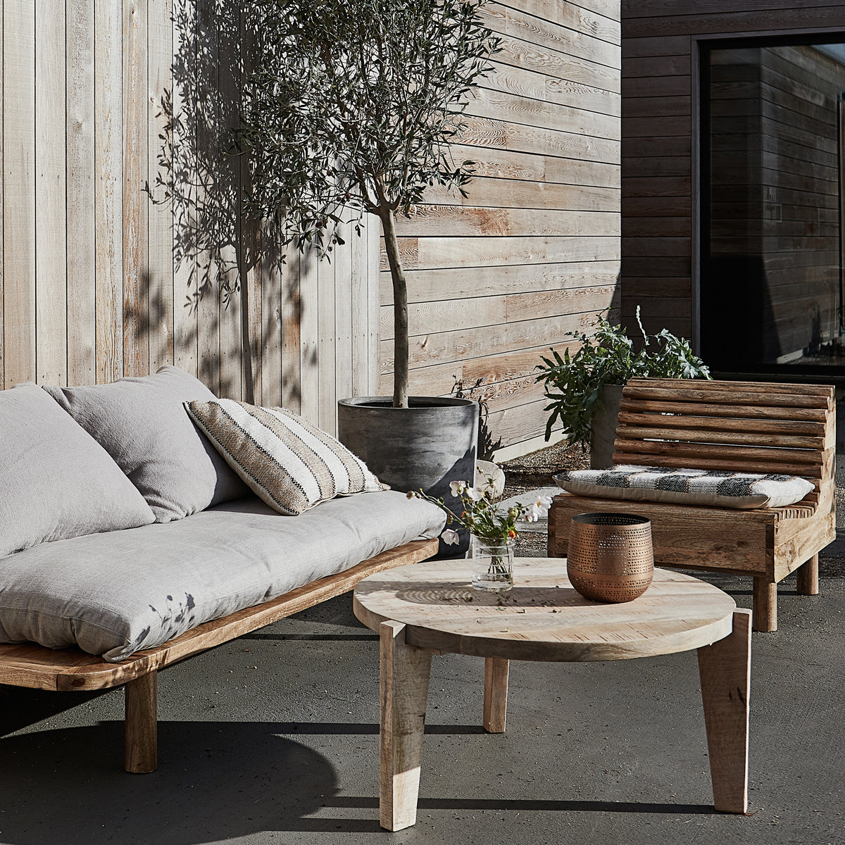 Lounge shop wooden chair